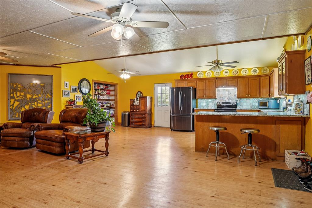 1406 N Johnson Loop Property Photo 9