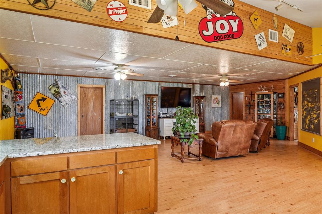 1406 N Johnson Loop Property Photo 10