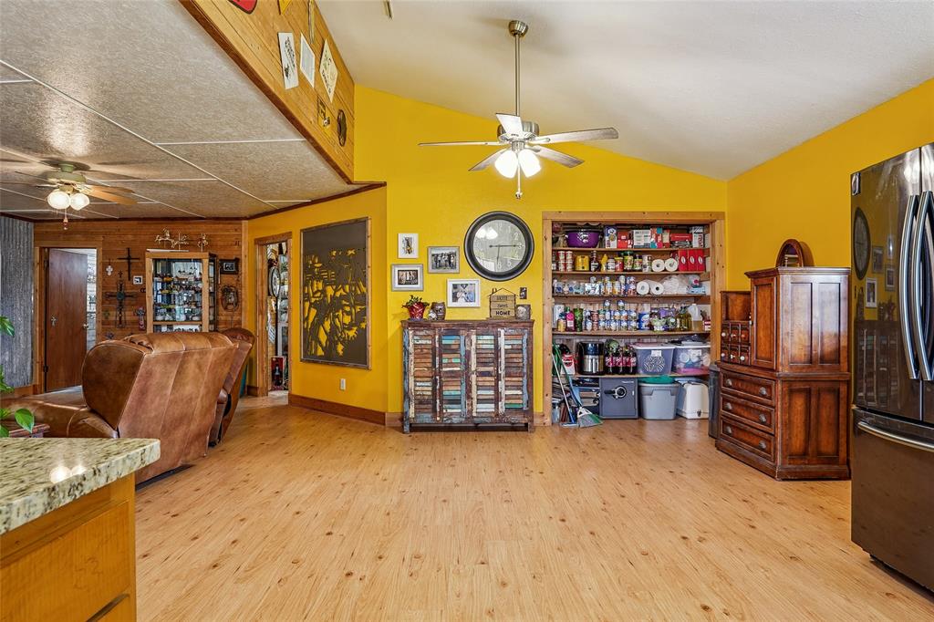 1406 N Johnson Loop Property Photo 12
