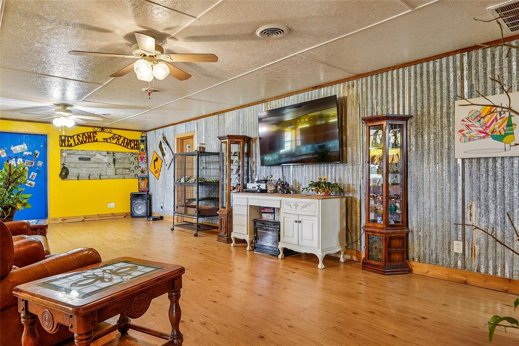 1406 N Johnson Loop Property Photo 16