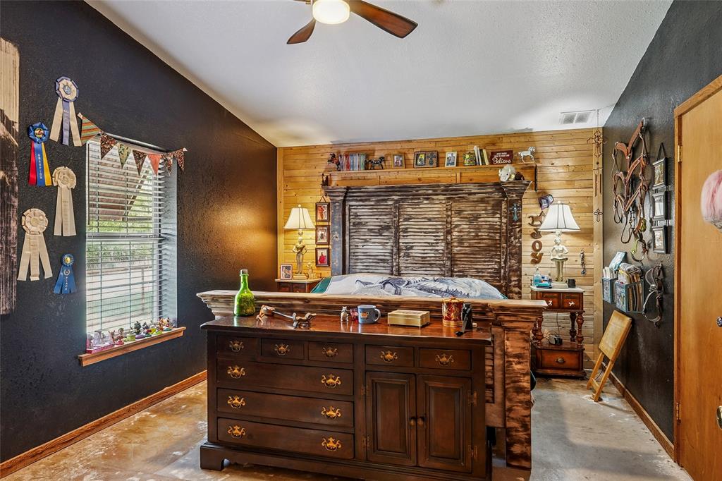 1406 N Johnson Loop Property Photo 17