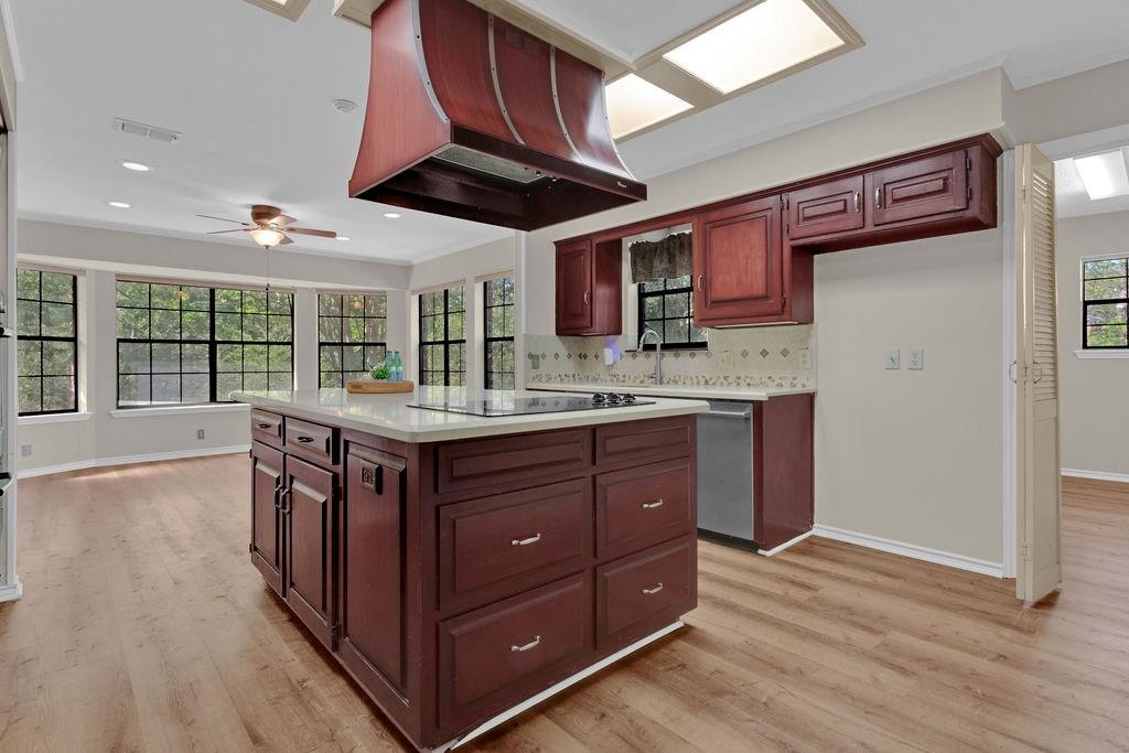 1208 Hilltop Run Property Photo 18