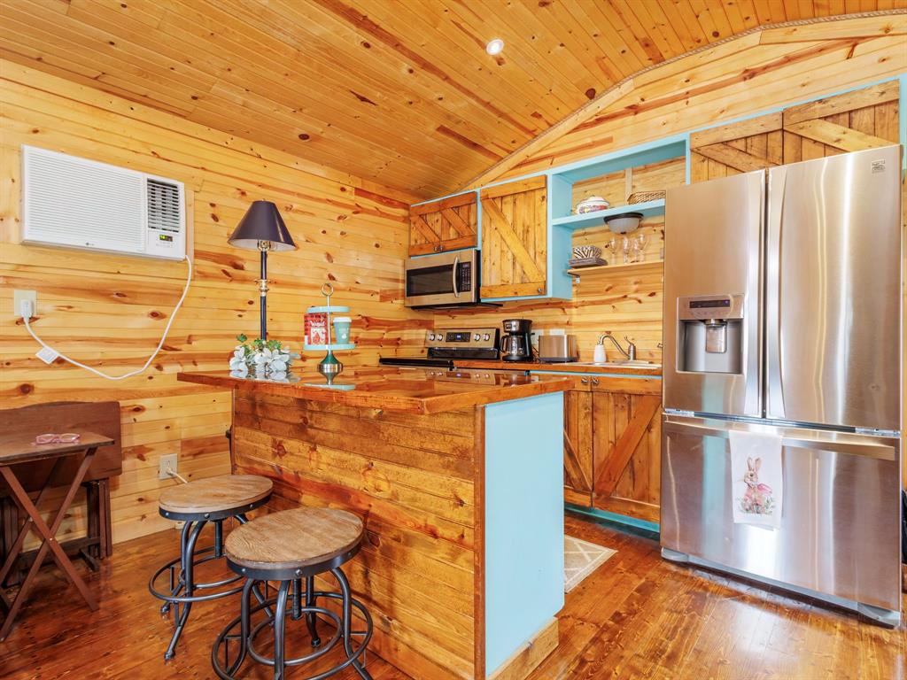7215 Highway 569 Property Photo 15