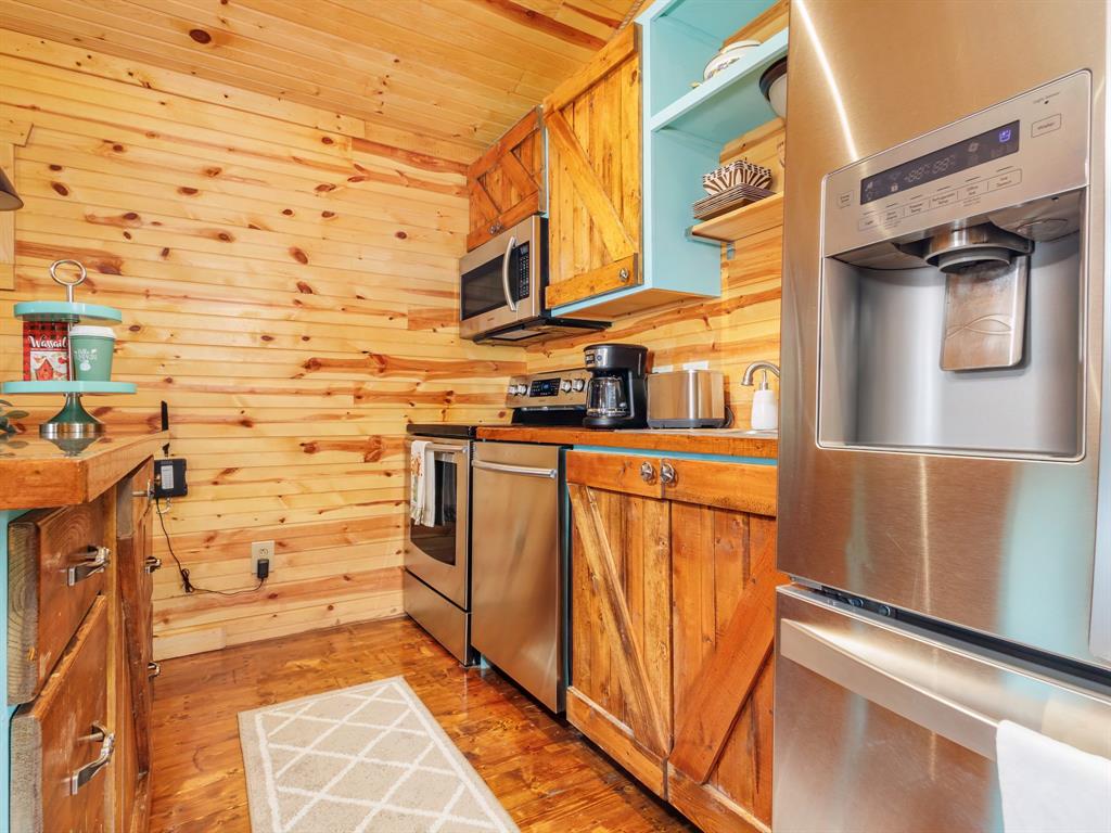 7215 Highway 569 Property Photo 16