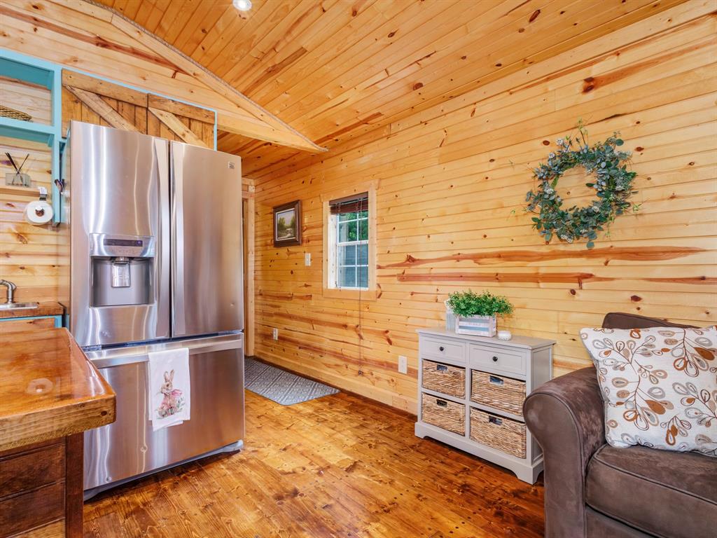 7215 Highway 569 Property Photo 17