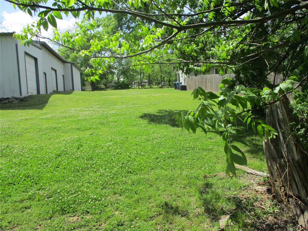 107 W Day Street 2 Property Photo 6