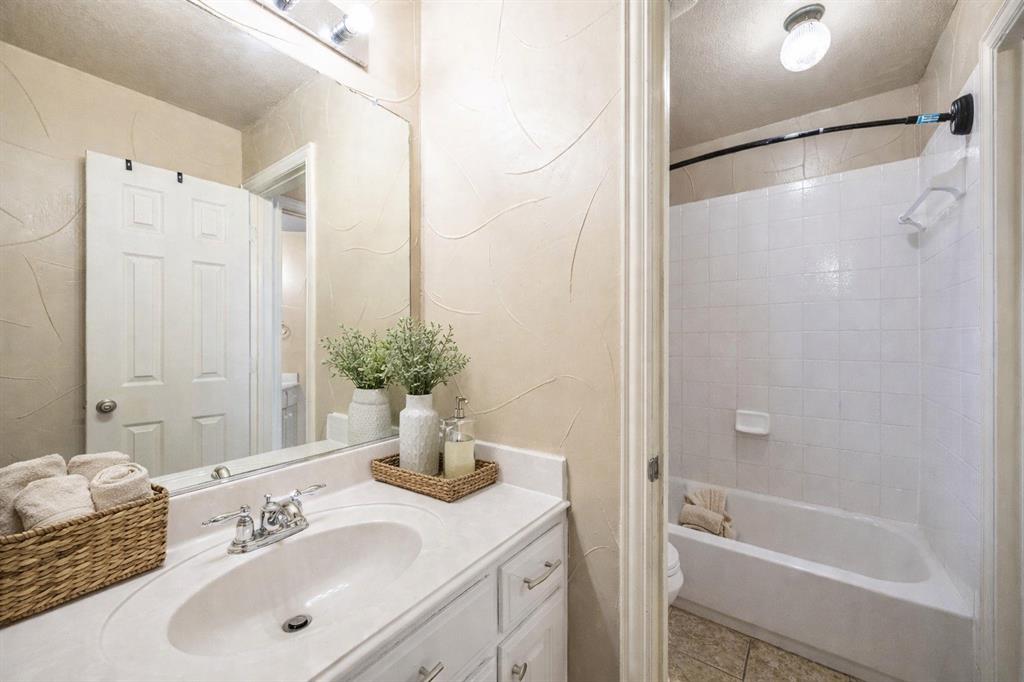 15606 Fox Meadow Lane Property Photo 25