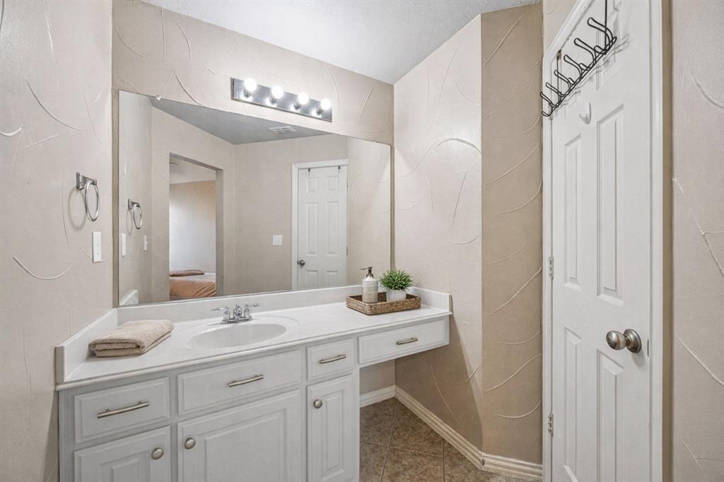 15606 Fox Meadow Lane Property Photo 27