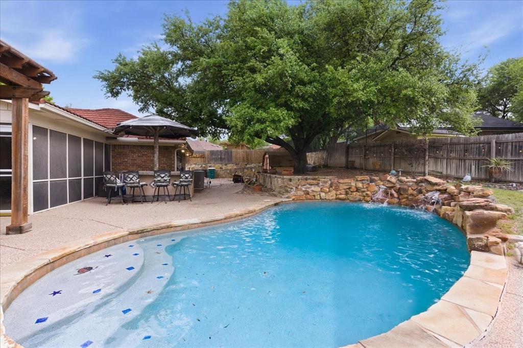 8325 Crosswind Drive Property Photo 1