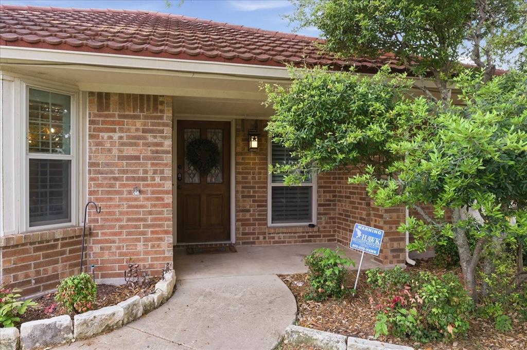 8325 Crosswind Drive Property Photo 2