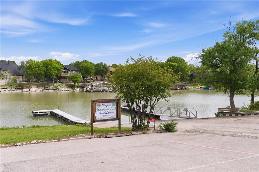 8325 Crosswind Drive Property Photo 4