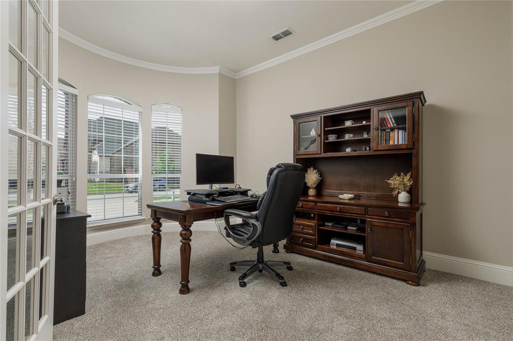 13888 Eleanor Avenue Property Photo 4