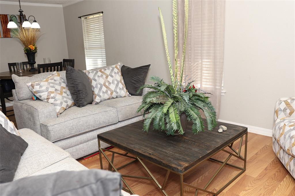 9421 Leaside Way Property Photo 7