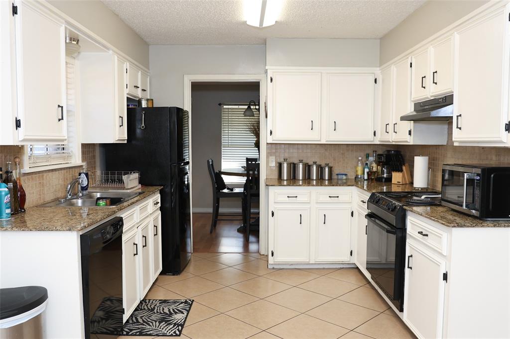 9421 Leaside Way Property Photo 11