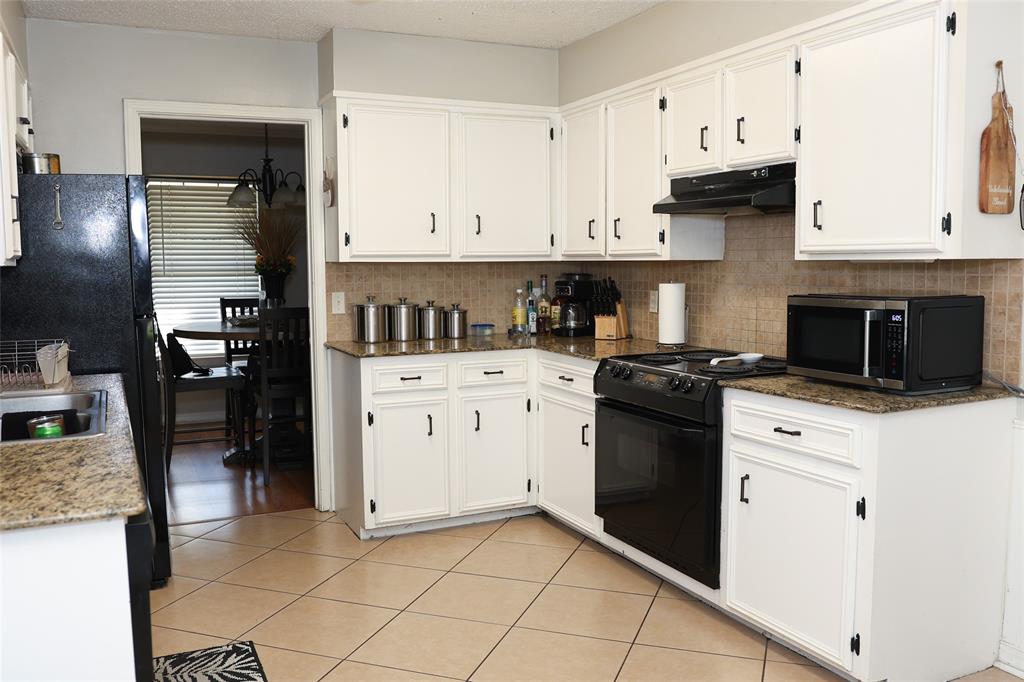 9421 Leaside Way Property Photo 12