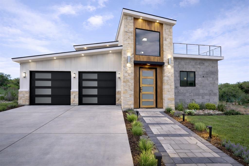 7108 Hells Gate Loop Property Photo 1