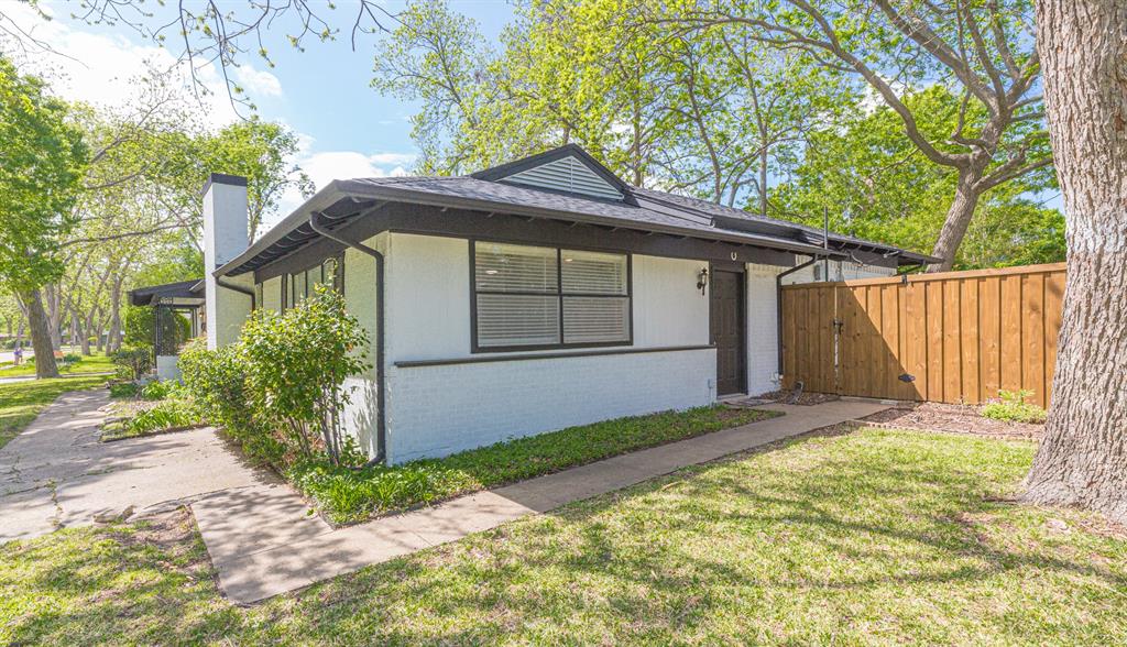 2709 Fairfax Drive Property Photo 3