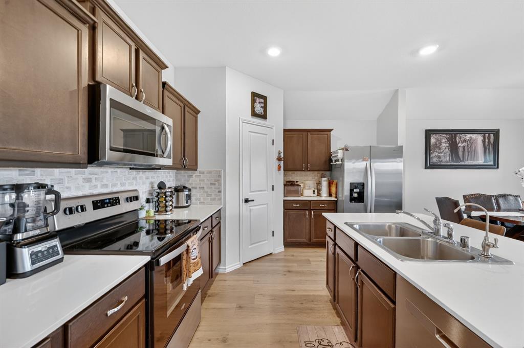 6409 Waterfall Lane Property Photo 5