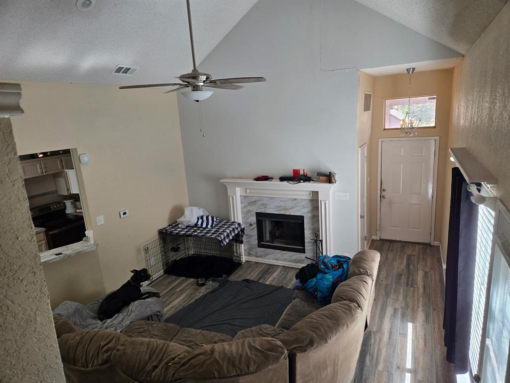 2084 Stillwater Place Property Photo 2