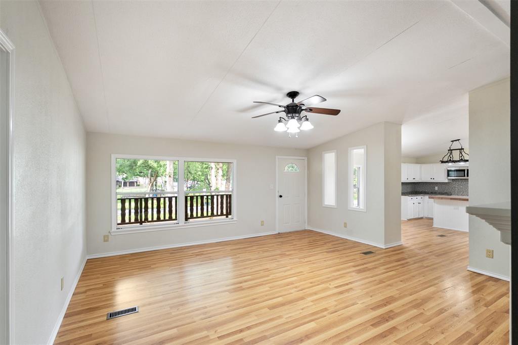 102 Lakewood Drive Property Photo 8