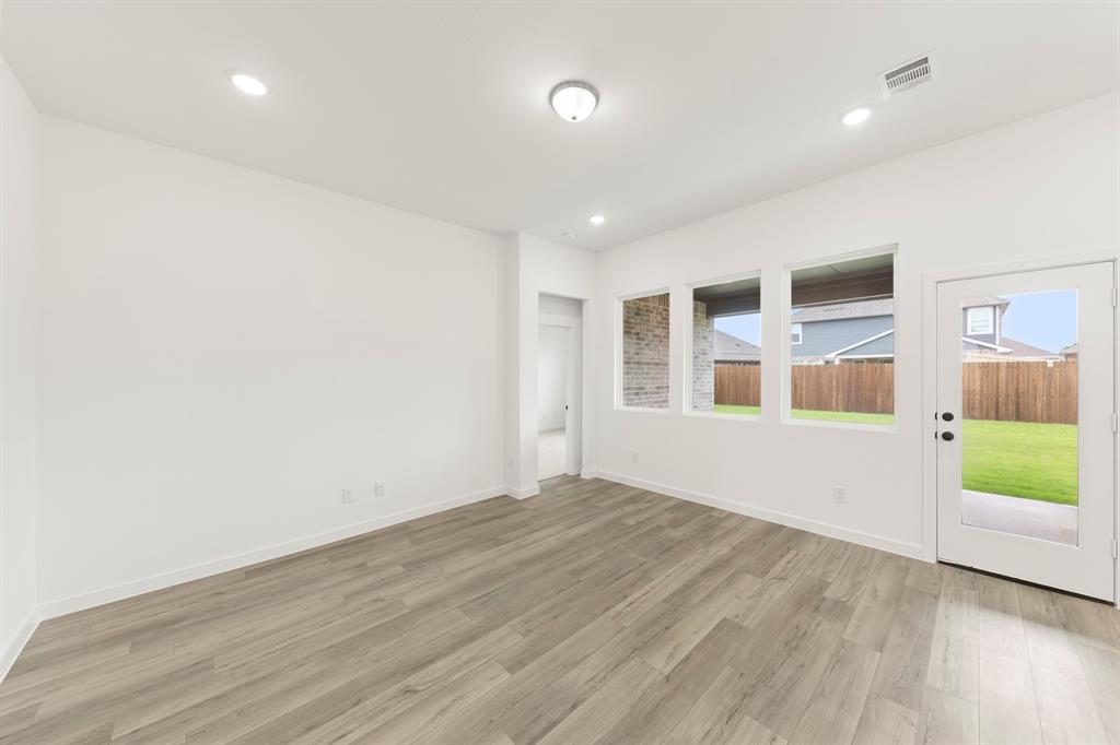 1512 Eagle Meadow Trail Property Photo 8