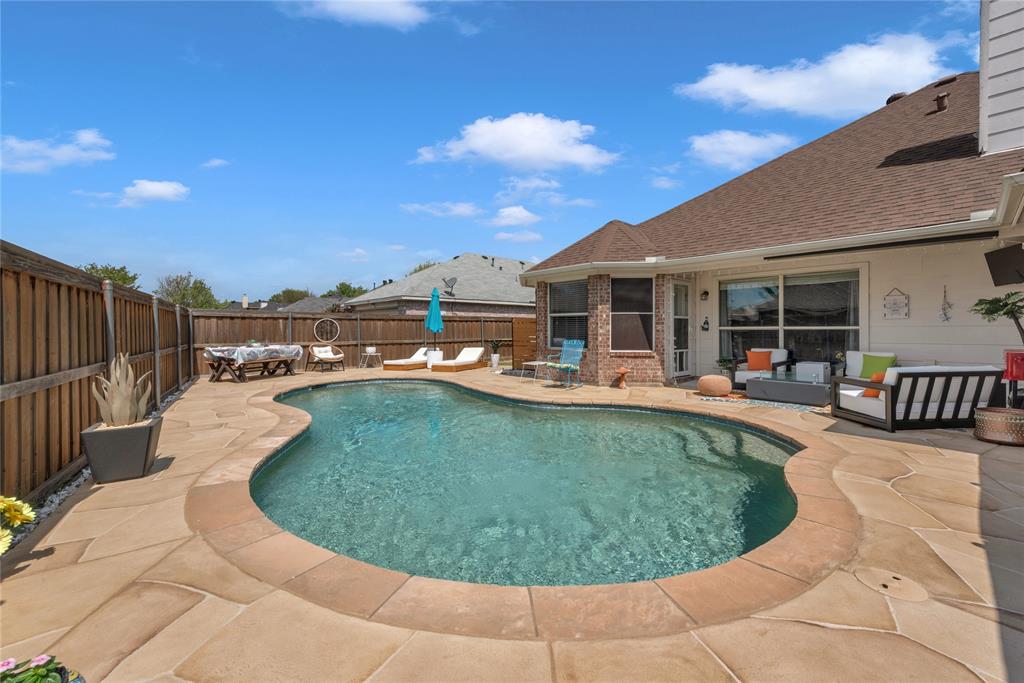 10109 Bent Tree Drive Property Photo 2