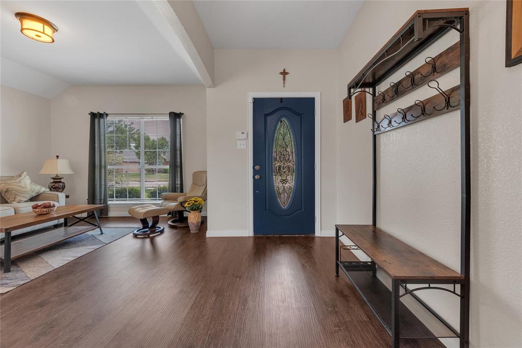 10109 Bent Tree Drive Property Photo 6