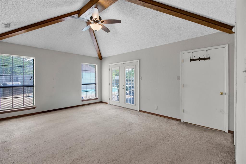 902 Kingsbury Court Property Photo 14