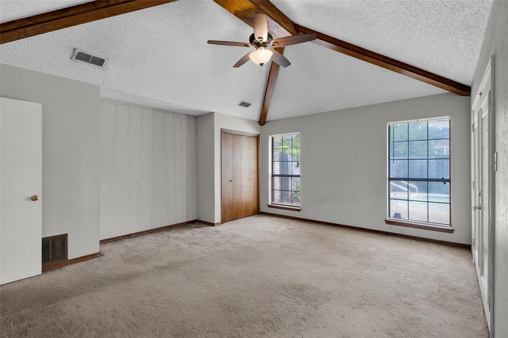 902 Kingsbury Court Property Photo 15