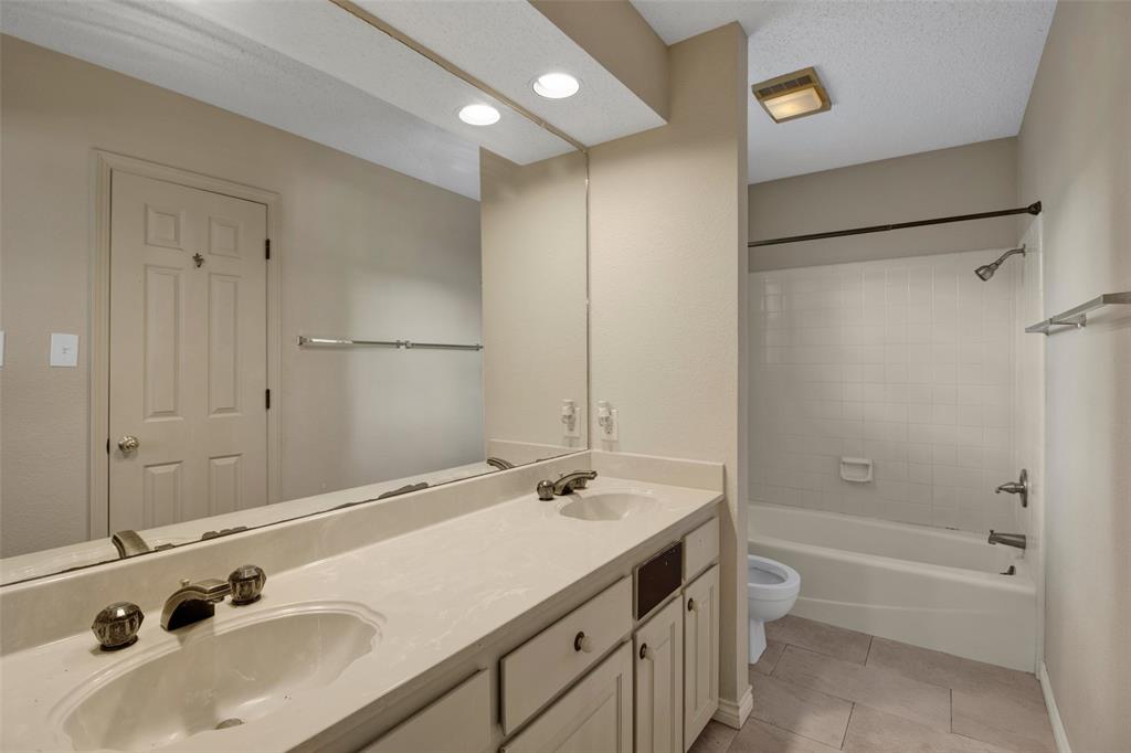 902 Kingsbury Court Property Photo 23