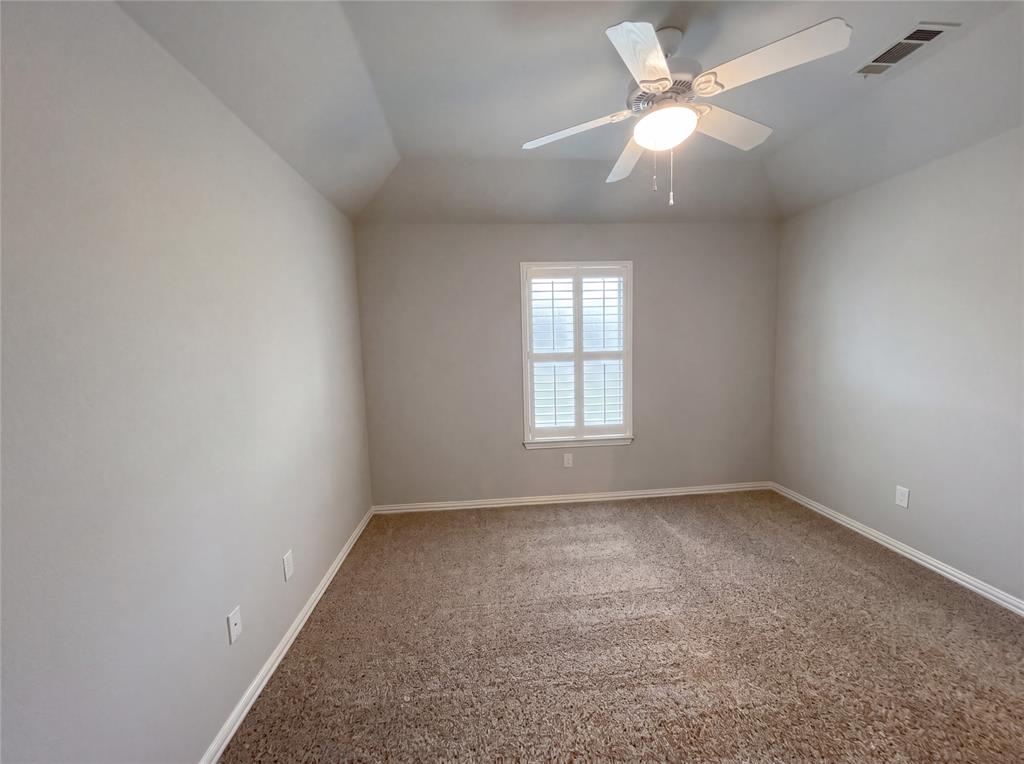 2400 Creekview Drive Property Photo 6