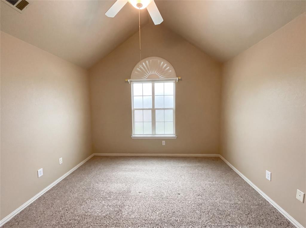 2400 Creekview Drive Property Photo 12