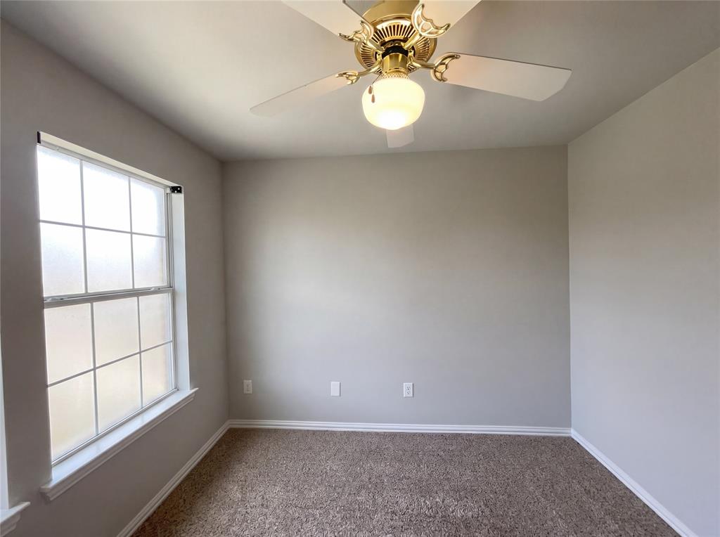 2400 Creekview Drive Property Photo 13