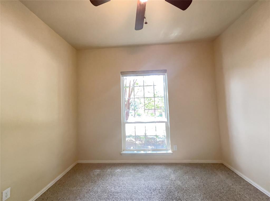 2400 Creekview Drive Property Photo 14