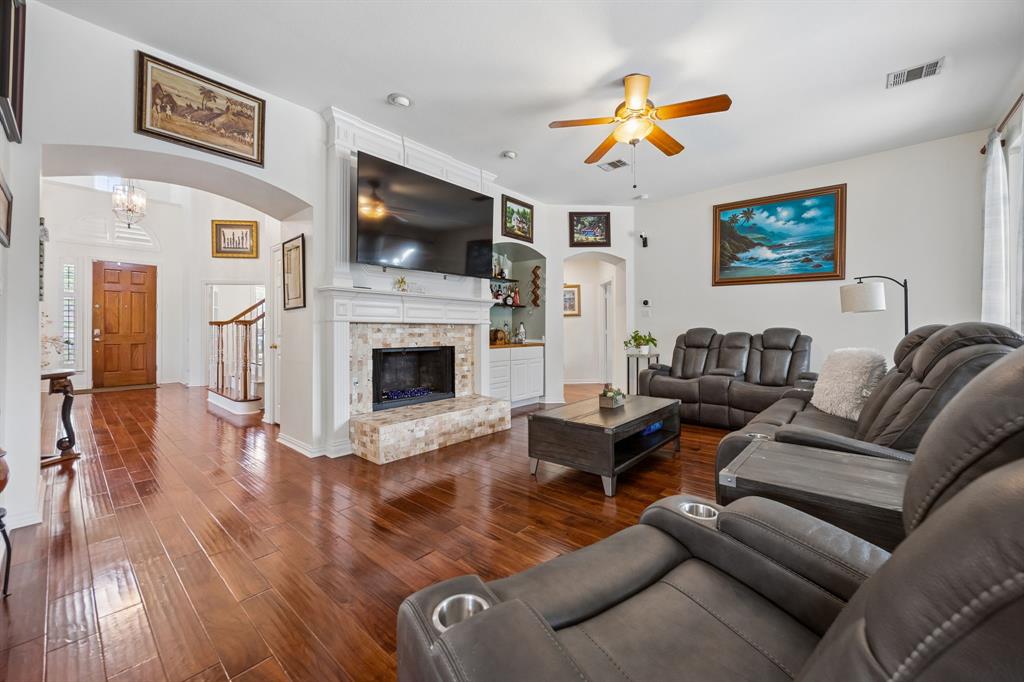 706 Furman Court Property Photo 8