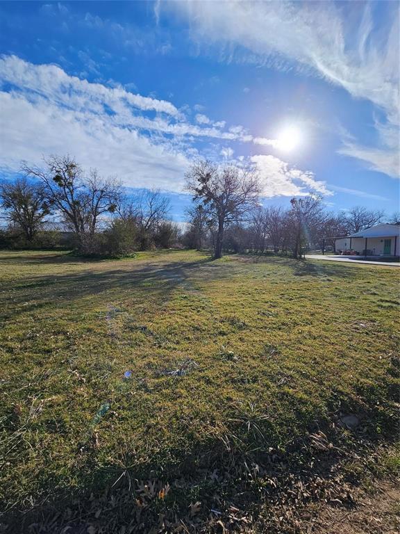 607 W Live Oak Street Property Photo 3