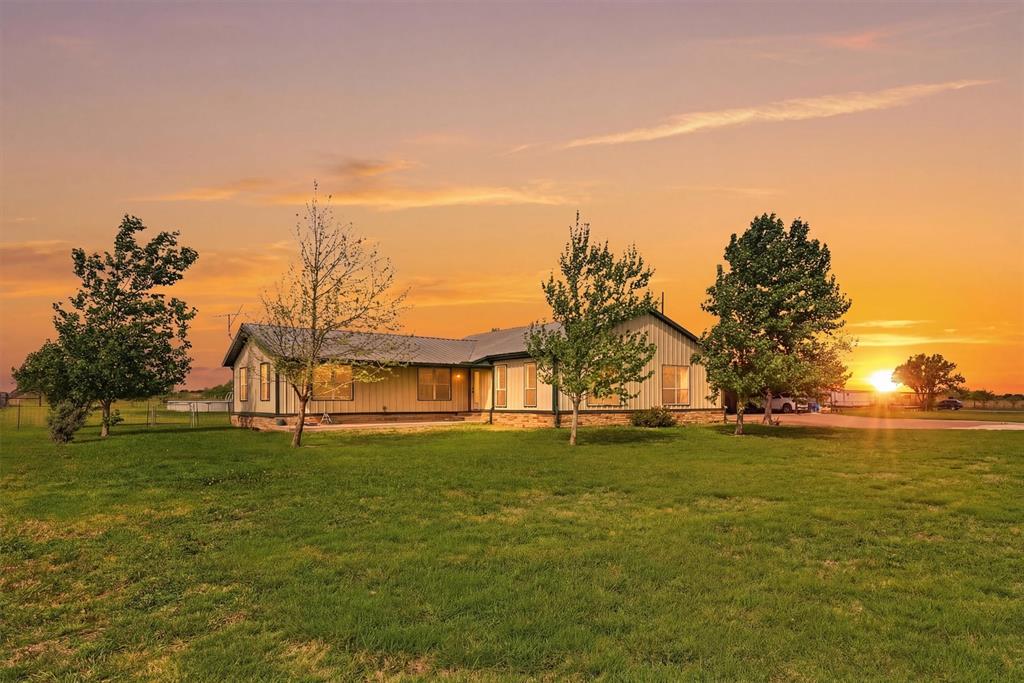 10208 County Road 418 Property Photo 1