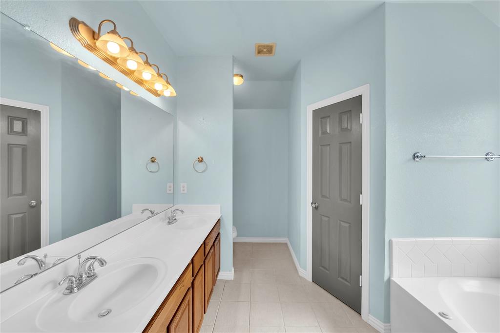 16055 Prairie Meadow Lane Property Photo 10
