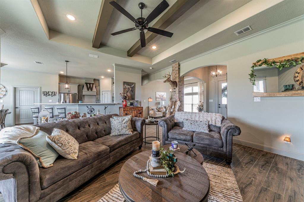 1072 Uplift Drive Property Photo 4