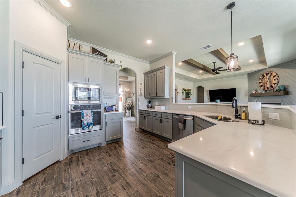 1072 Uplift Drive Property Photo 6