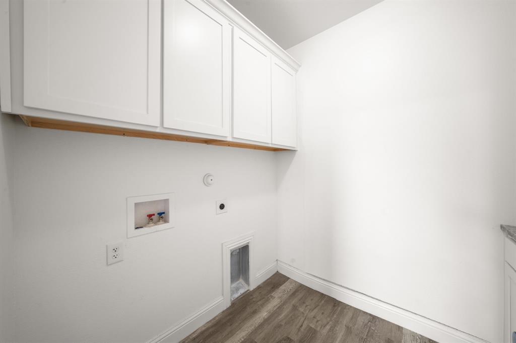 1609 Mignon Drive Property Photo 8
