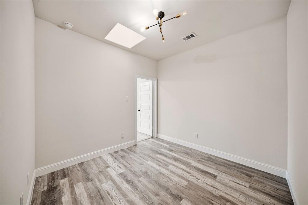 1609 Mignon Drive Property Photo 23