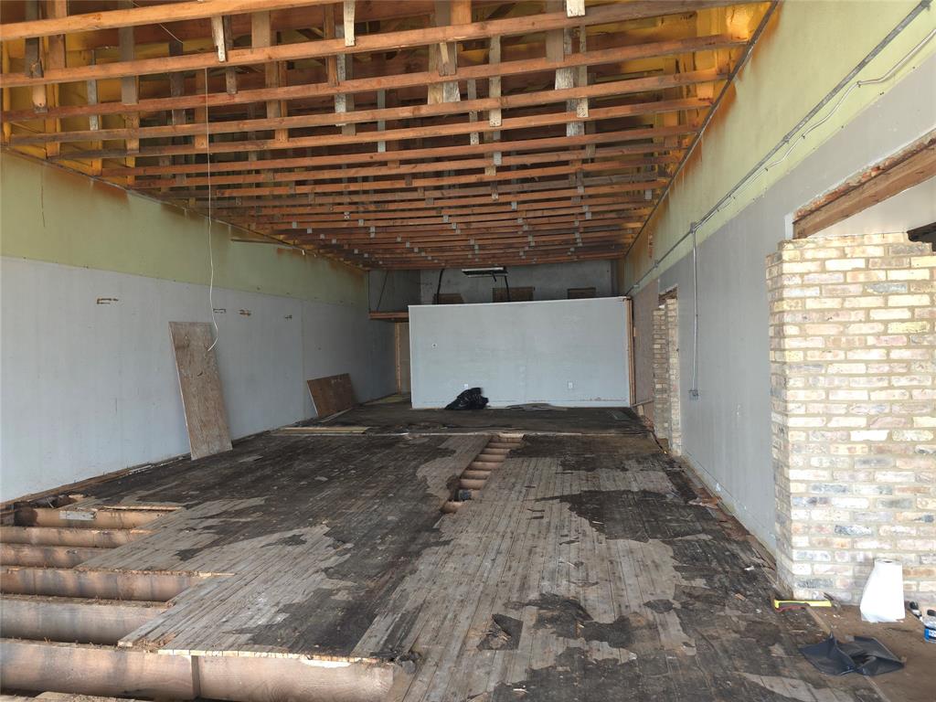 100 Webb Street Property Photo 5