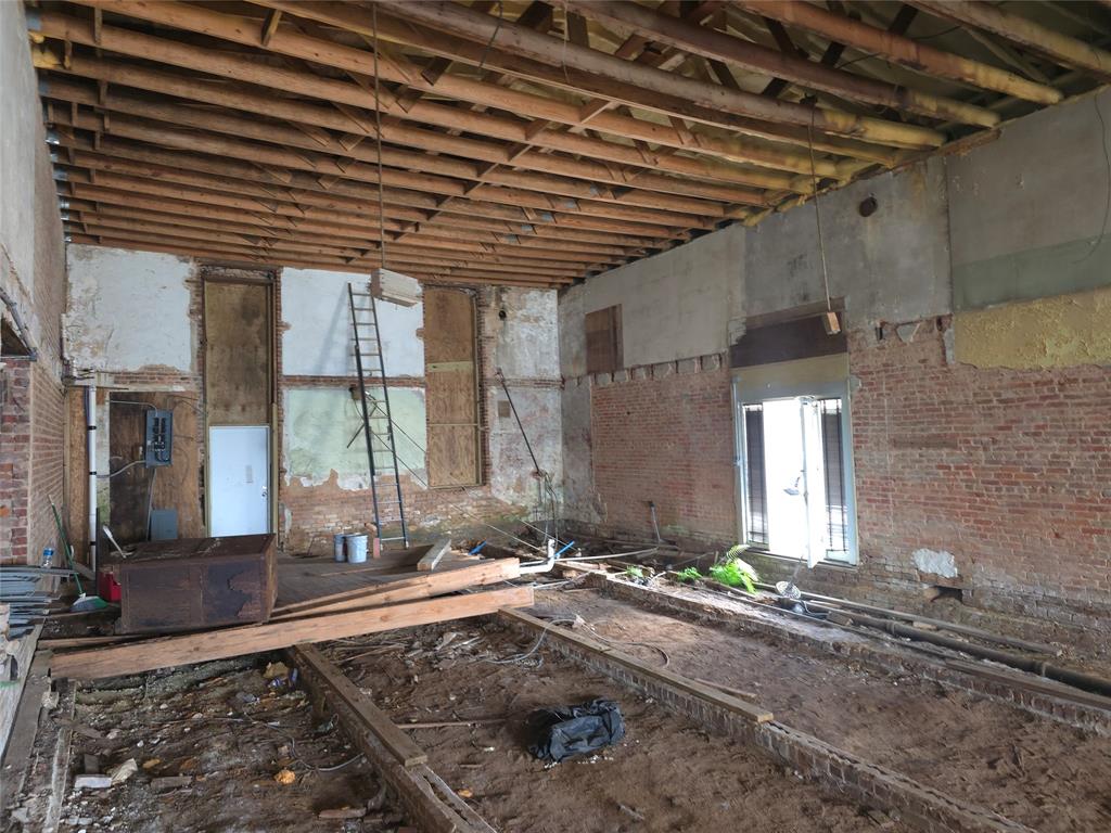 100 Webb Street Property Photo 12