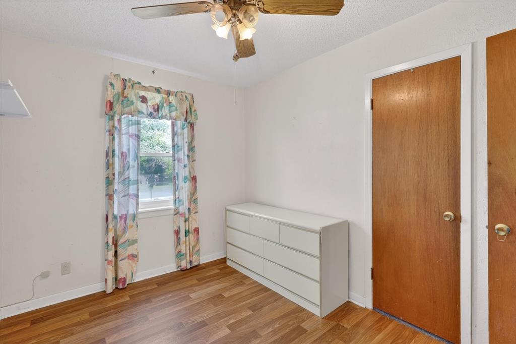 624 N Avenue A Property Photo 16