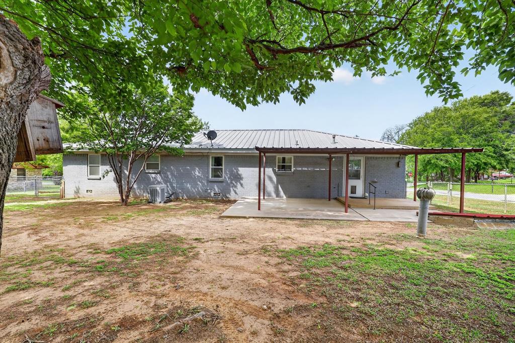 624 N Avenue A Property Photo 28