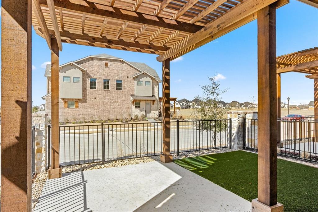1200 Armstrong Property Photo 5
