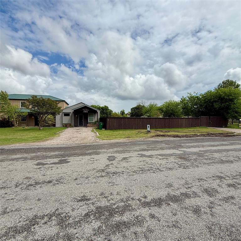 633 Rose Garden Drive 3 Property Photo 2
