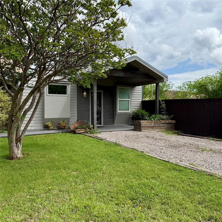 633 Rose Garden Drive 3 Property Photo 4