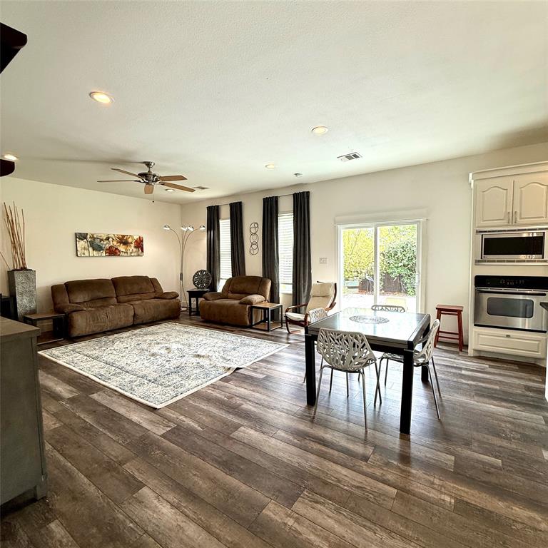 633 Rose Garden Drive 3 Property Photo 6